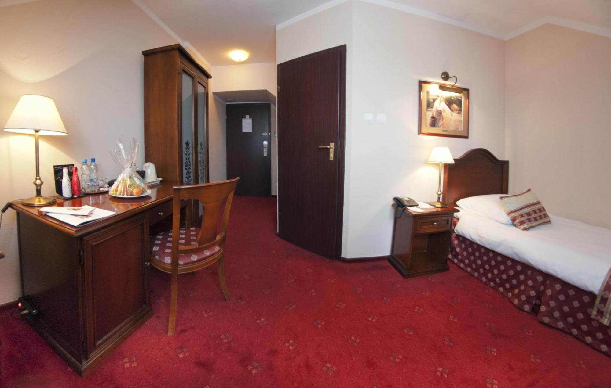 Hotel Zubrowka Spa & Wellness Беловеж Номер фото