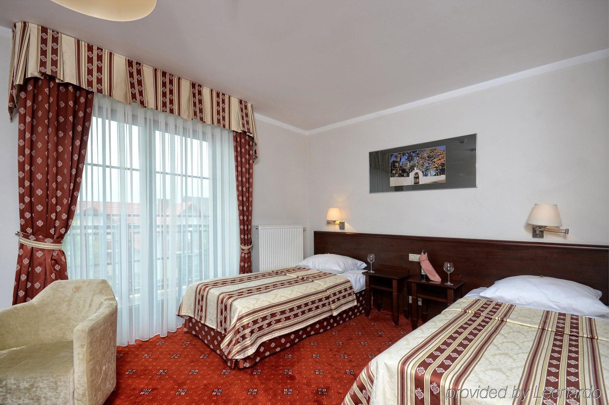 Hotel Zubrowka Spa & Wellness Беловеж Экстерьер фото